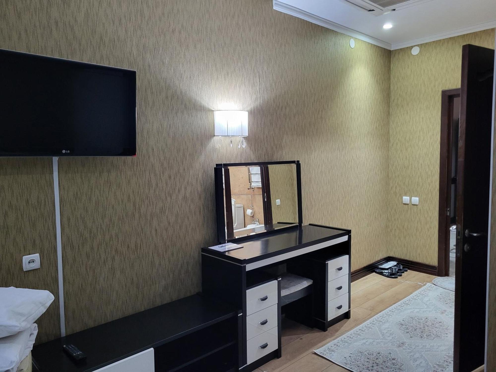 Seoul Hotel Shymkent Phòng bức ảnh